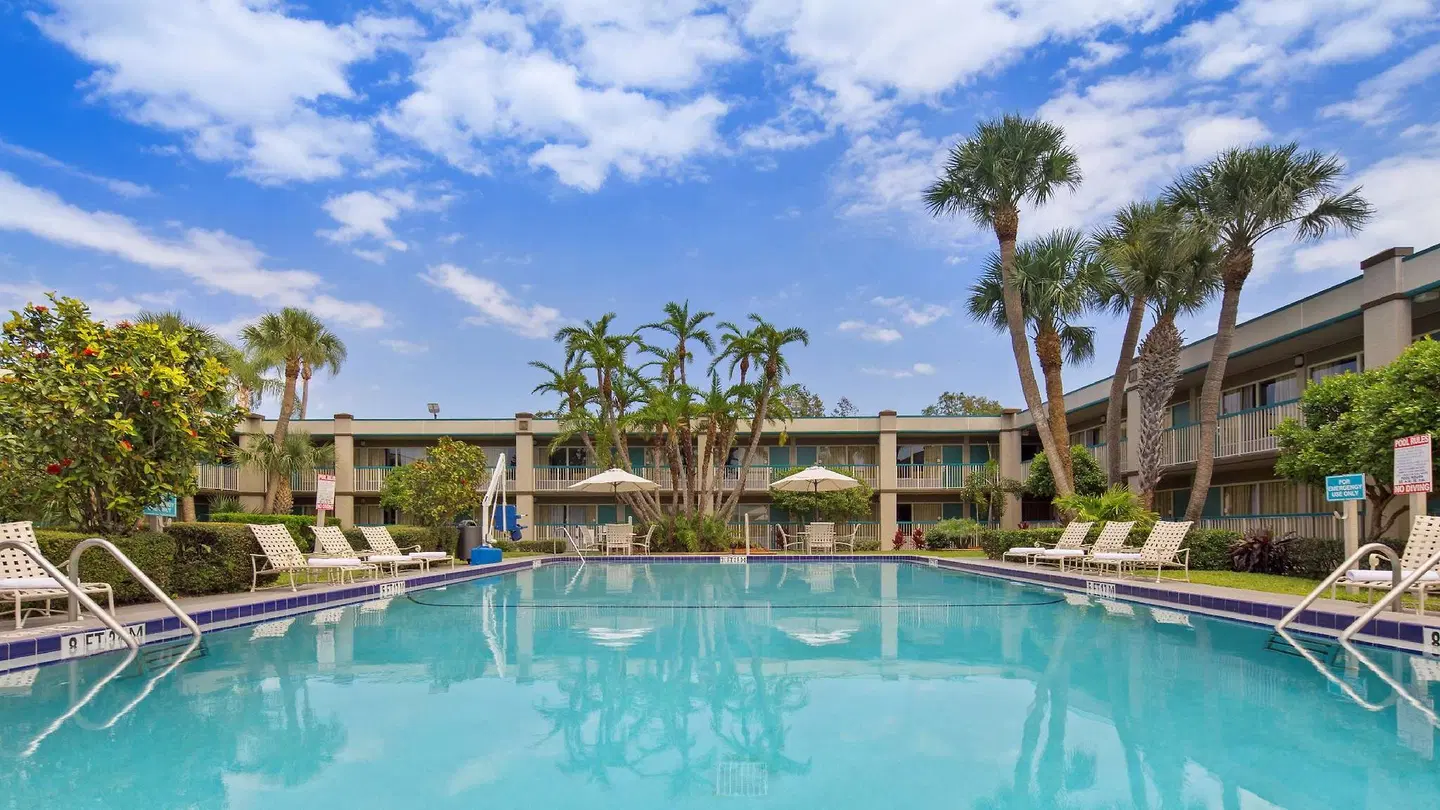 Best Western Downtown Stuart OUTDOOR_POOL