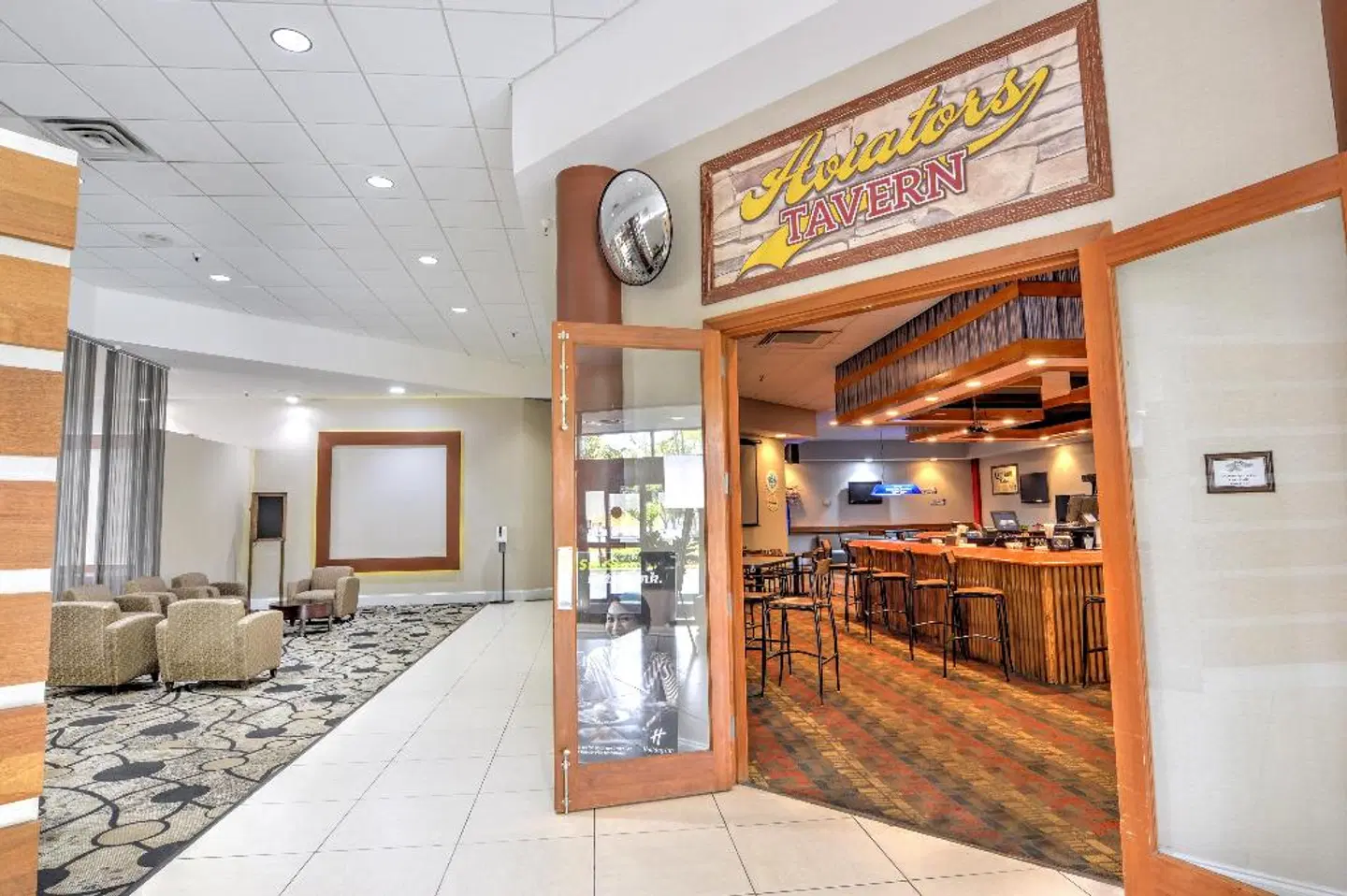 Holiday Inn St Petersburg N - Clearwater by IHG LOUNGE_LOBBY