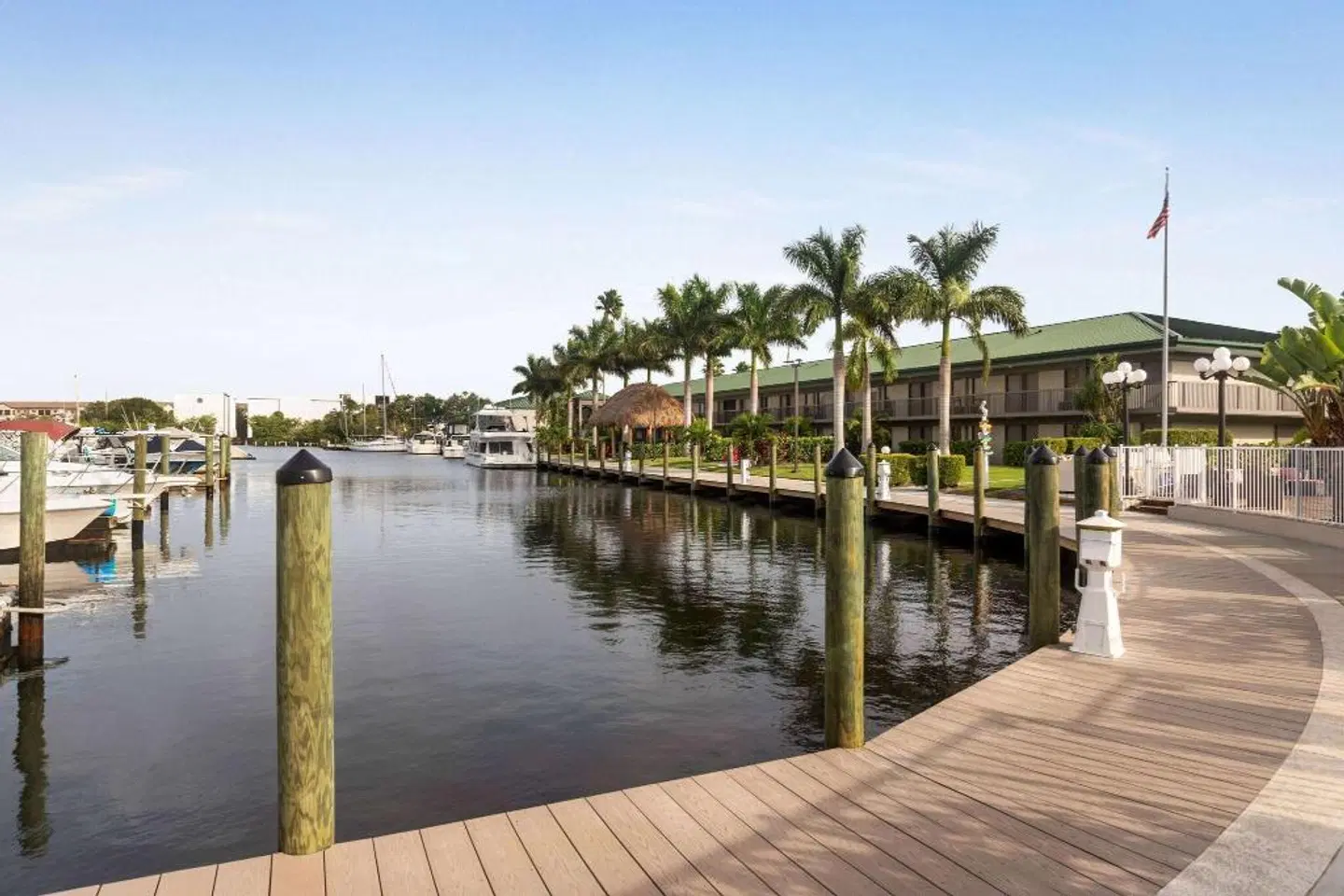 Ramada by Wyndham Sarasota OUTDOOR_POOL