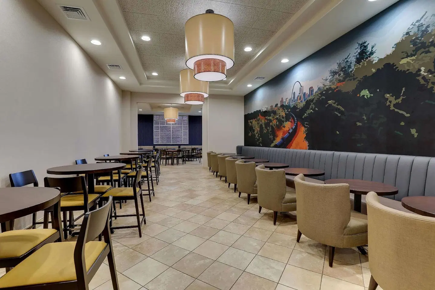 Drury Inn & Suites Arnold Bar