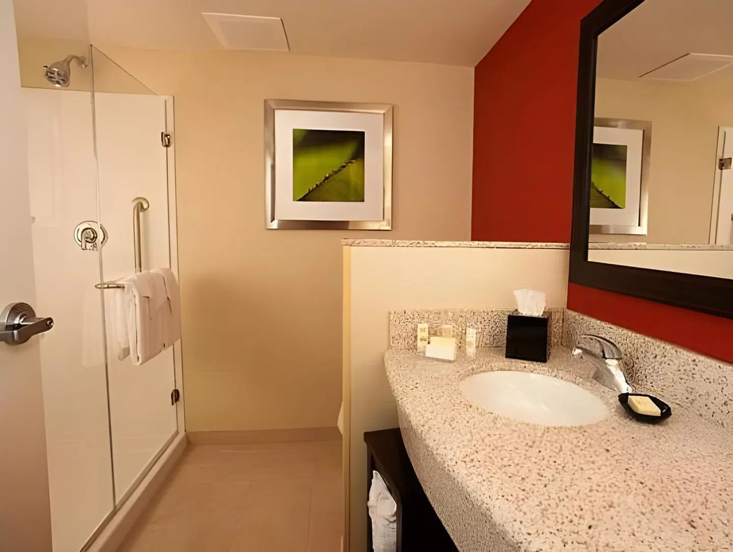 Courtyard by Marriott Milwaukee Airport Badezimmer