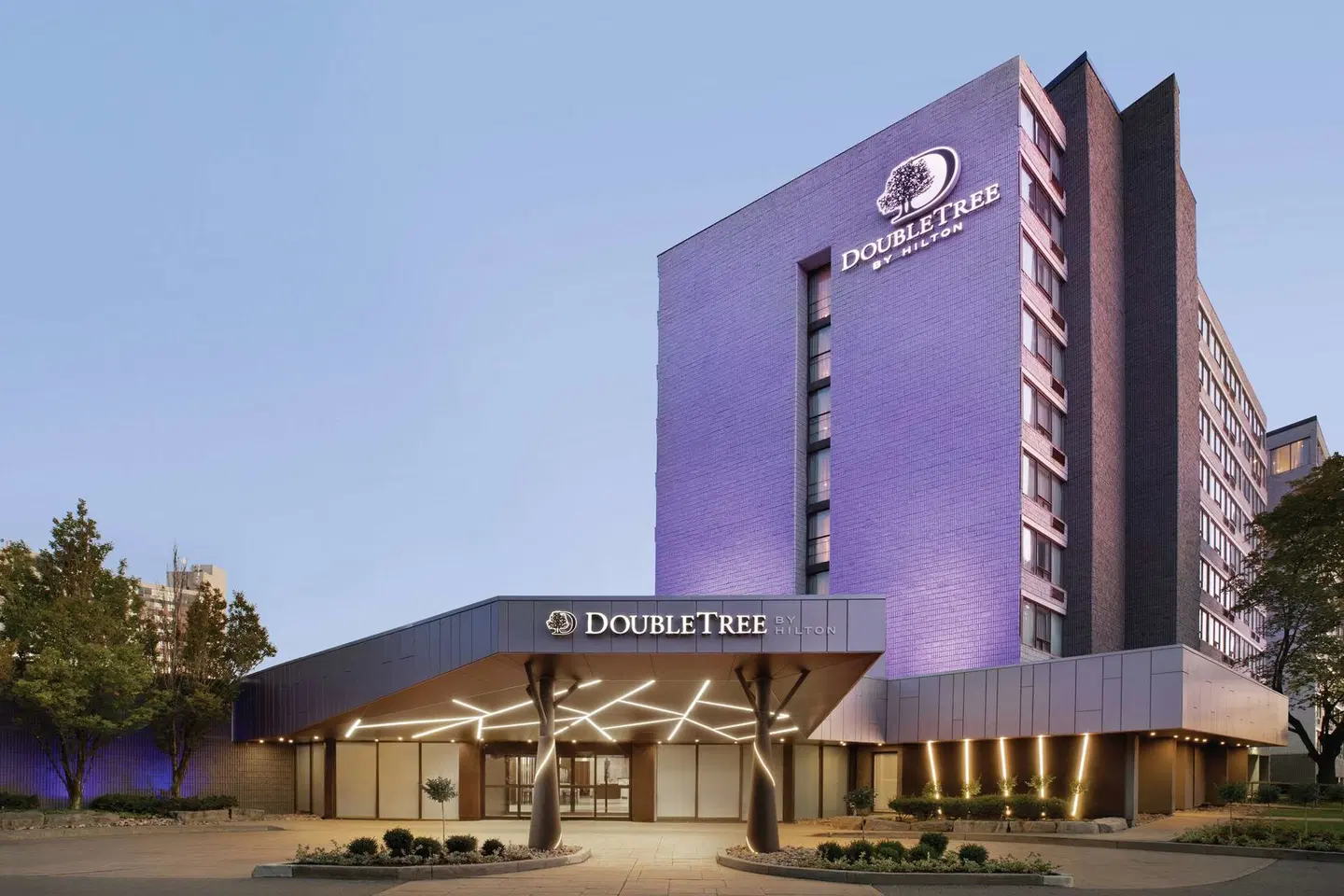 DoubleTree by Hilton Hotel Toronto Airport West EXTERIOR