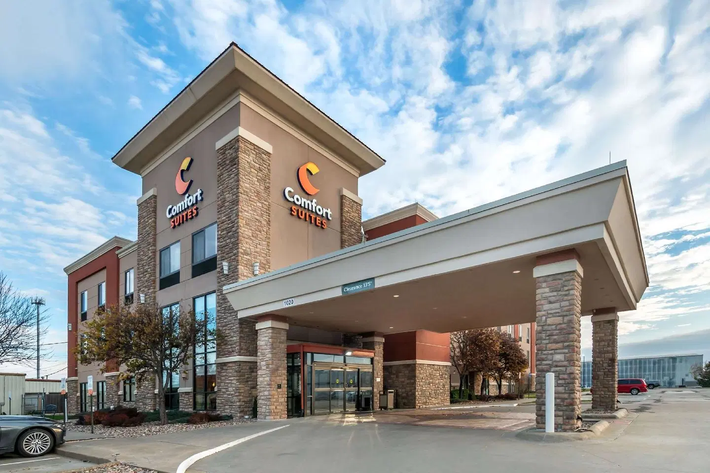 Comfort Suites EXTERIOR