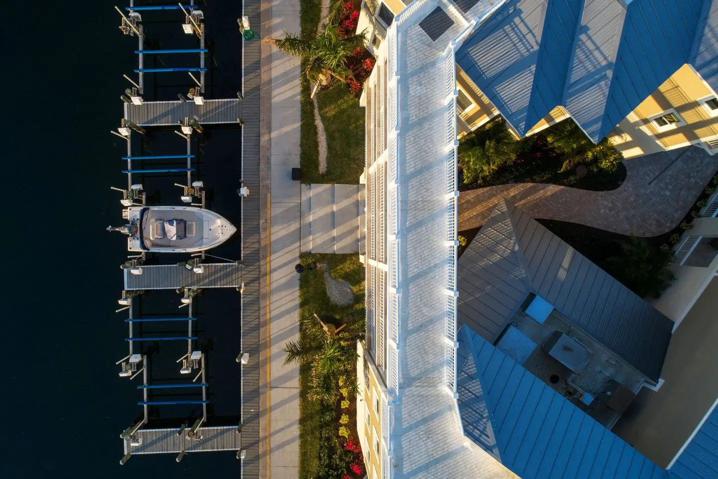 Waterline Villas & Marina, Autograph Collection Terrasse