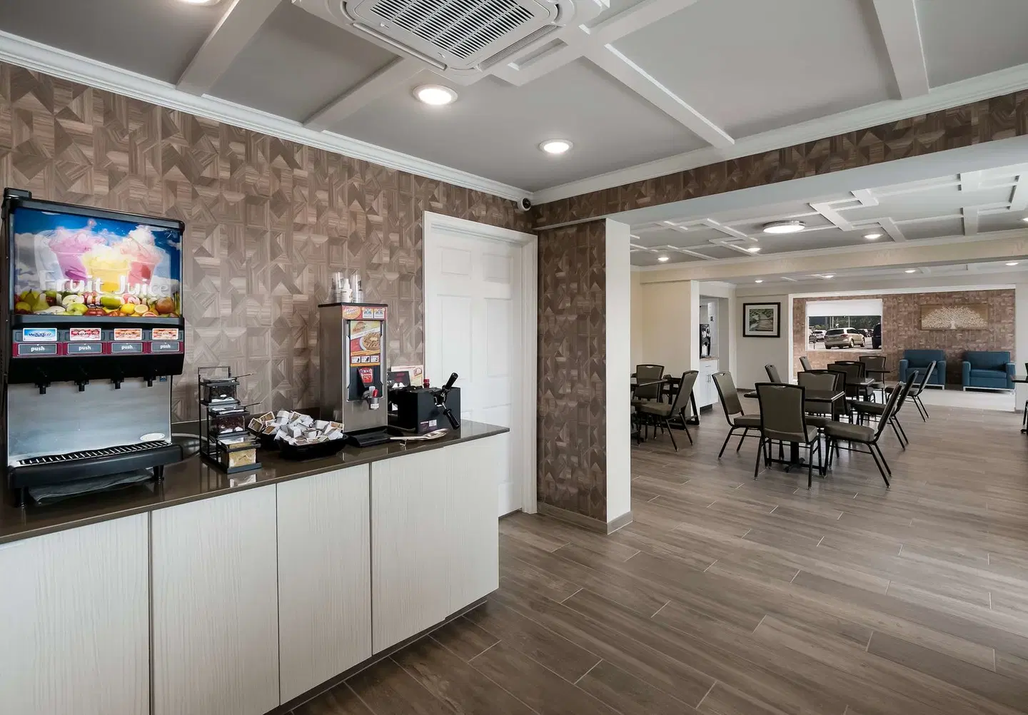 Surestay Plus By Best Western Pigeon Forge Bar