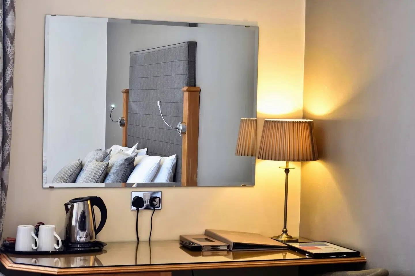 Queens Court Hotel ROOM_EXAMPLE