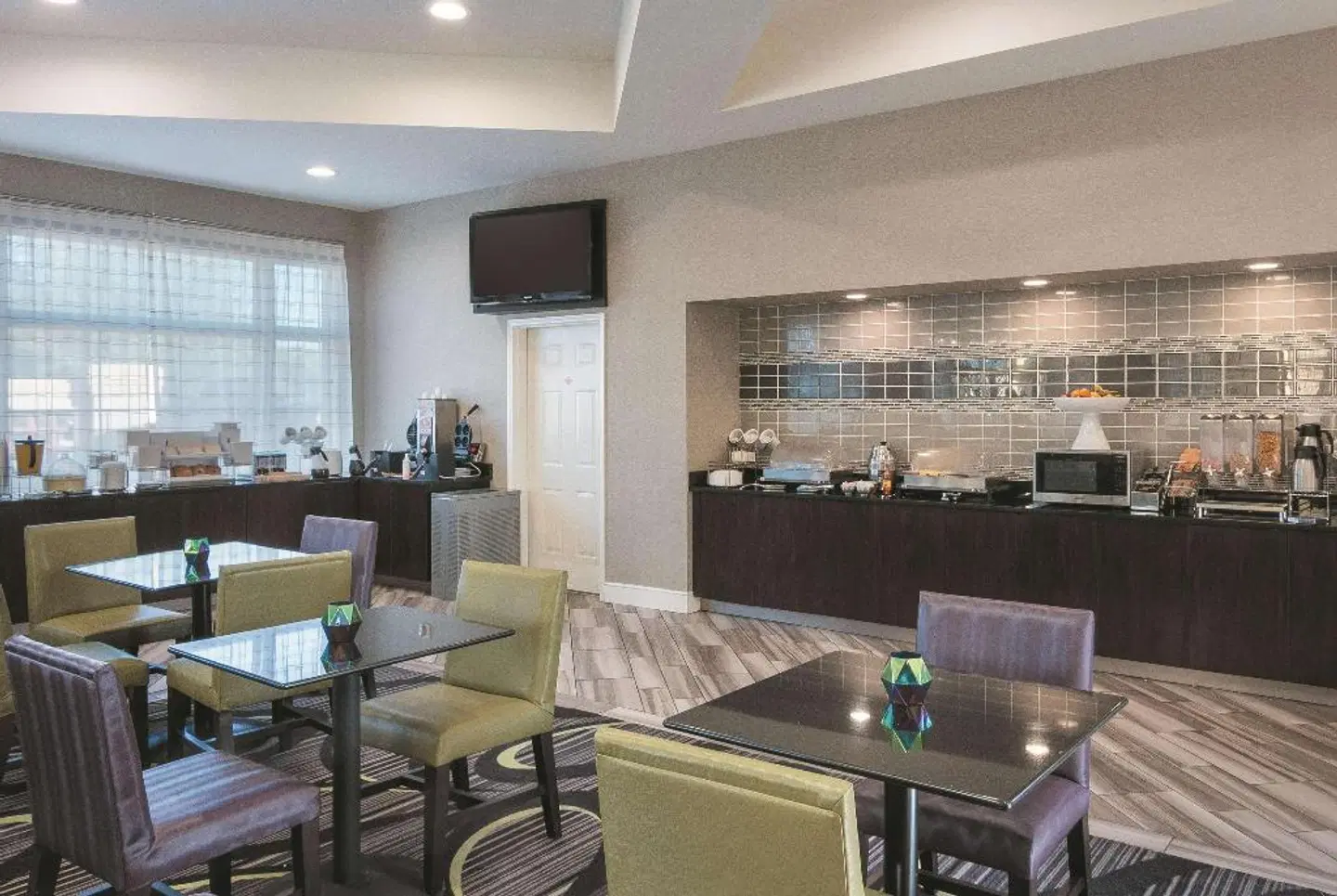 La Quinta Inn & Suites by Wyndham Orlando Airport North Bar