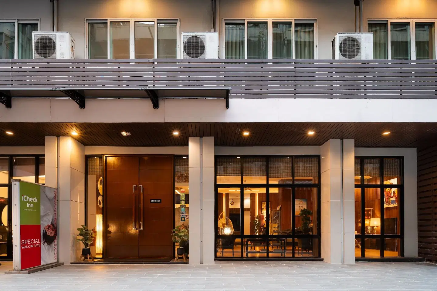 iCheck inn Silom EXTERIOR