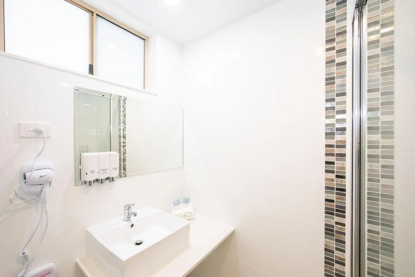 New England Motor Lodge Badezimmer