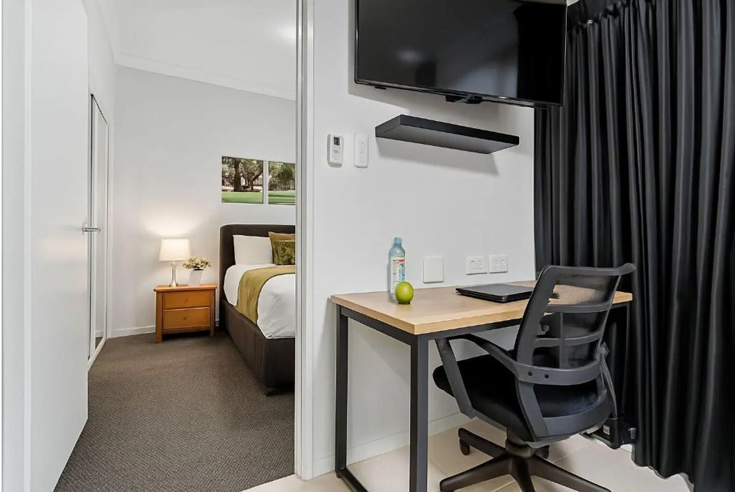Emerald Inn ROOM_EXAMPLE