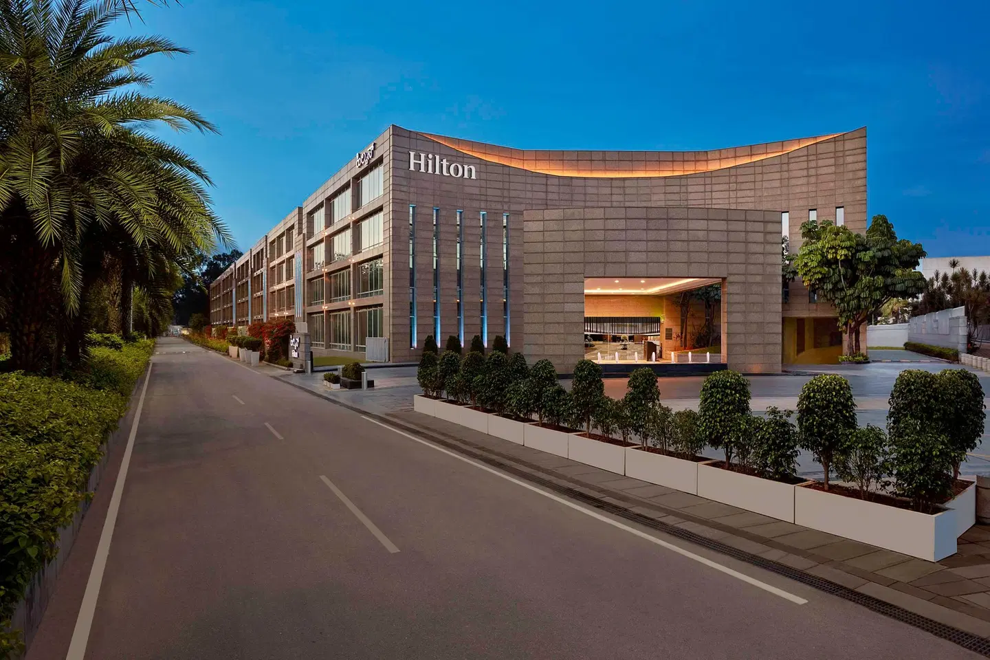 Hilton Bangalore Embassy Golf Links EXTERIOR