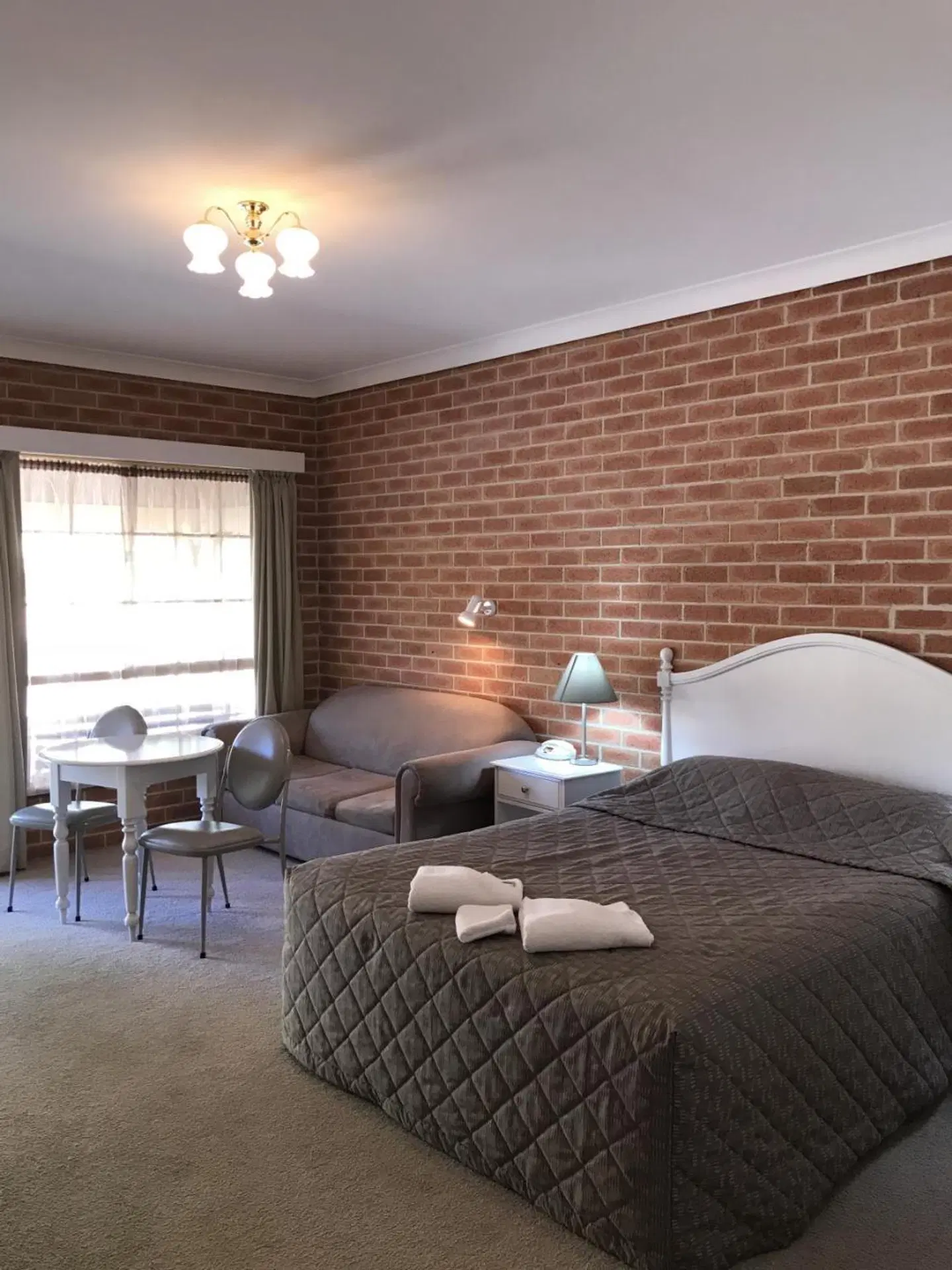 Country Gardens Motor Inn ROOM_EXAMPLE