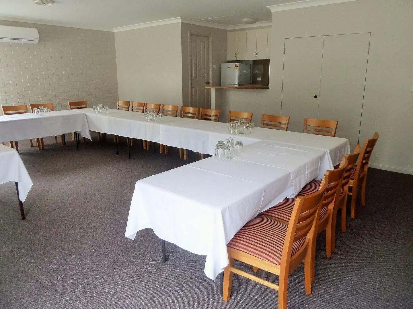 McNevins Tamworth Motel Badezimmer