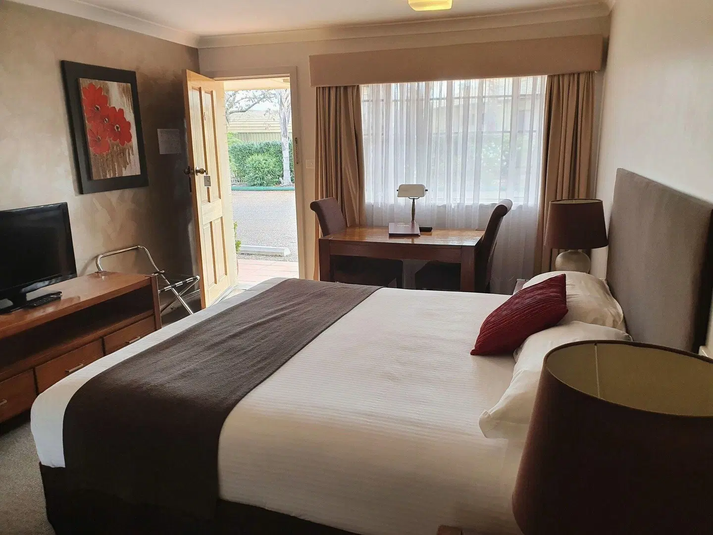 McNevins Tamworth Motel ROOM_EXAMPLE