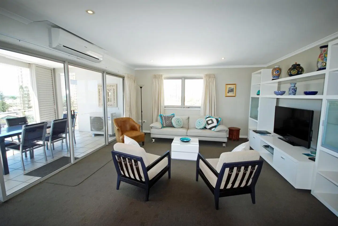 Rovera Apartments ROOM_EXAMPLE