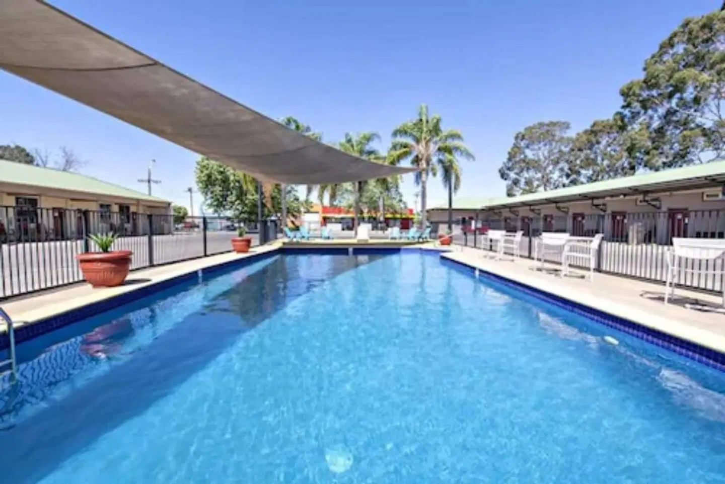 Matilda Motor Inn OUTDOOR_POOL