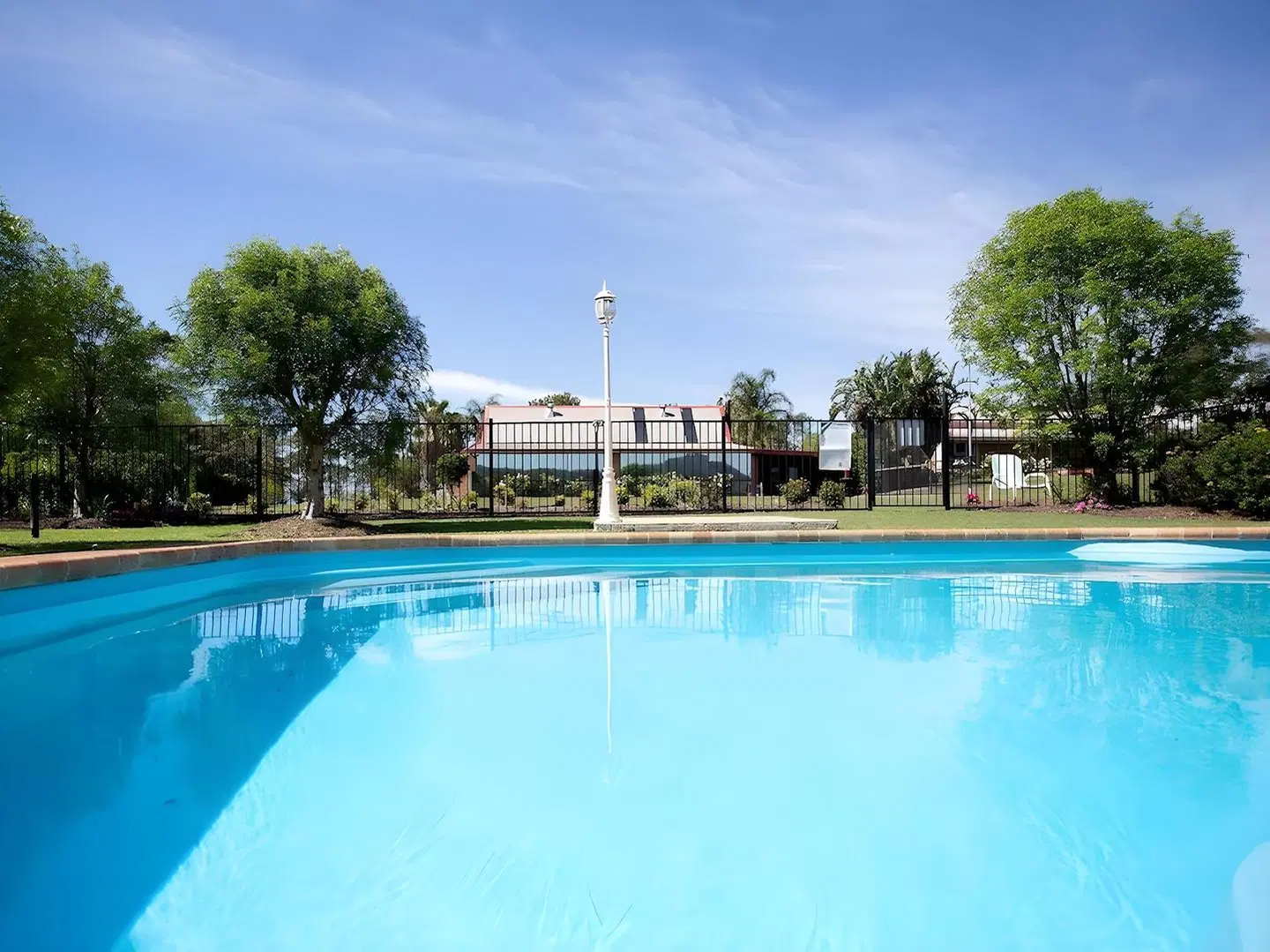 Bluebush Estate OUTDOOR_POOL
