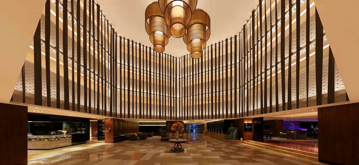 Hilton Bangalore Embassy Golf Links LOUNGE_LOBBY