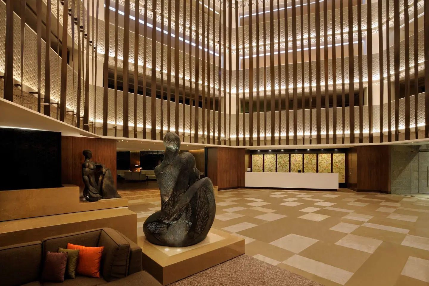 Hilton Bangalore Embassy Golf Links LOUNGE_LOBBY