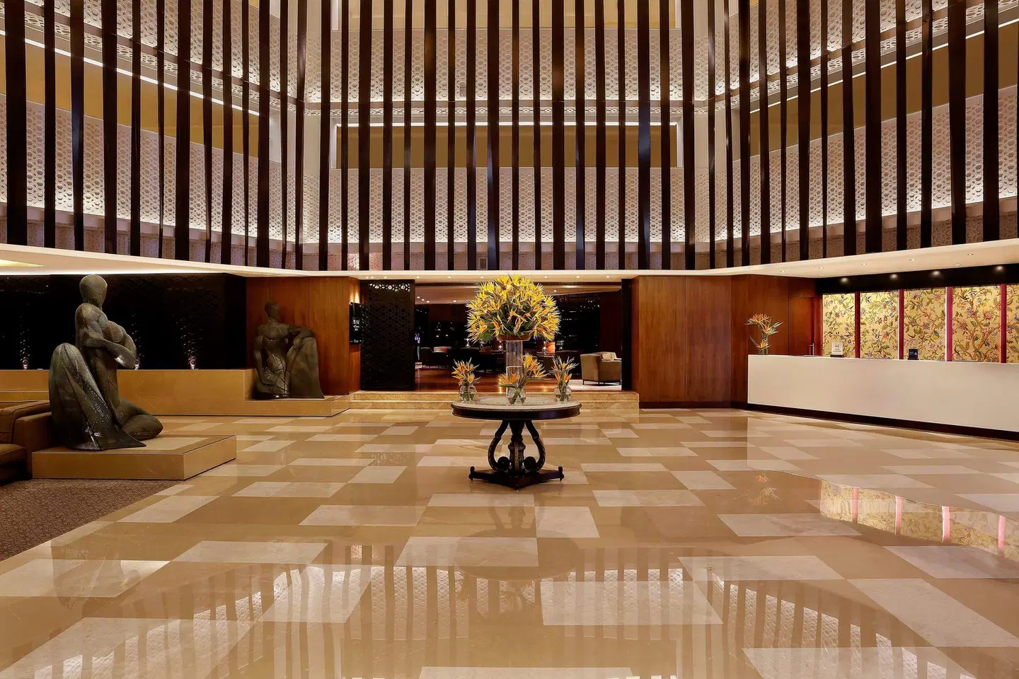 Hilton Bangalore Embassy Golf Links LOUNGE_LOBBY