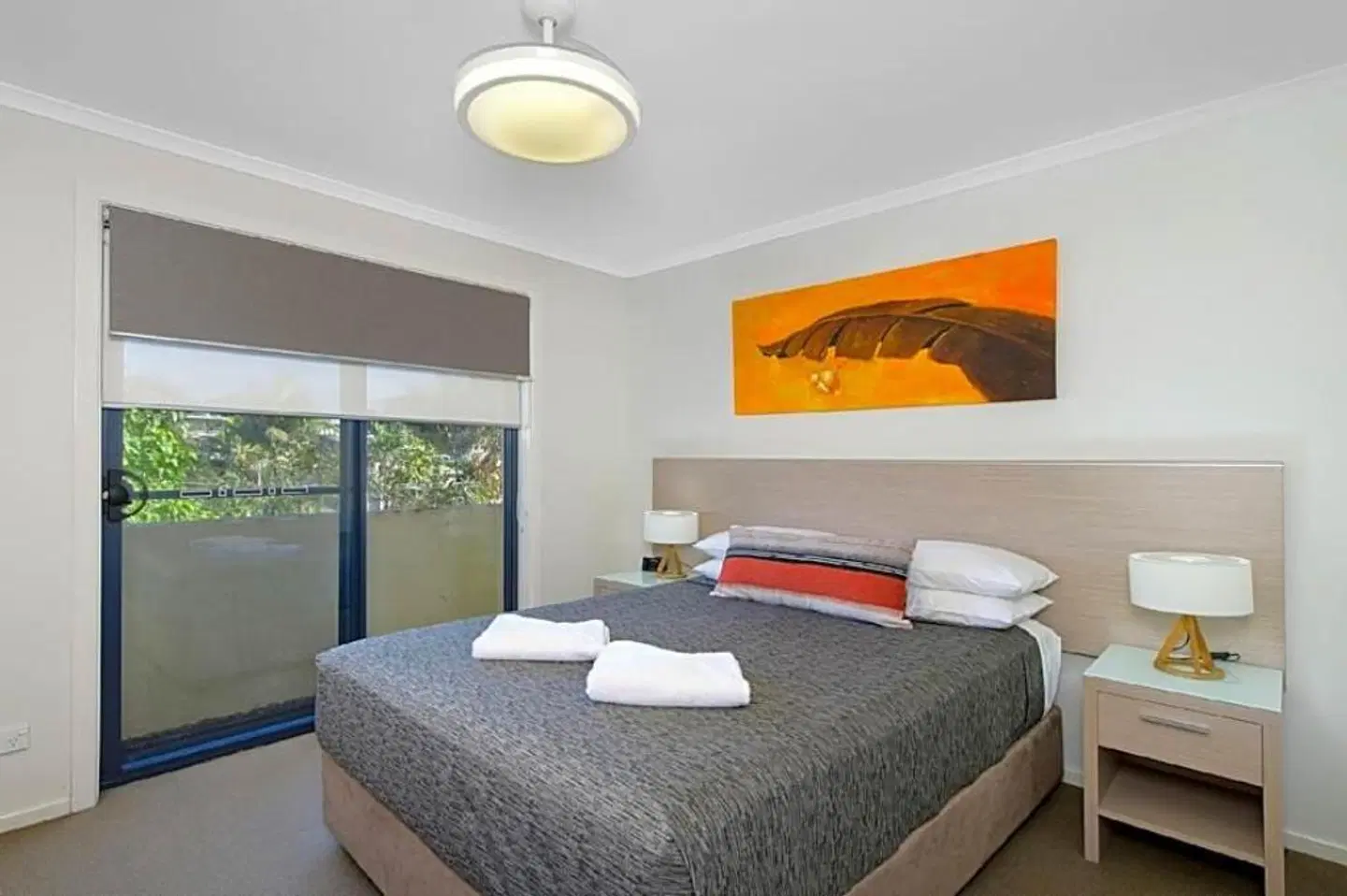 South Pacific Apartments ROOM_EXAMPLE