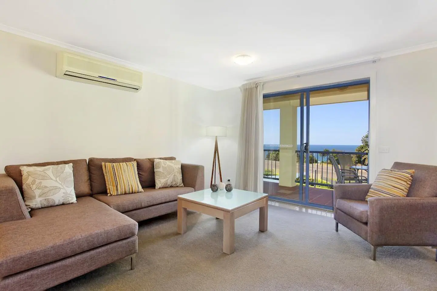 South Pacific Apartments ROOM_EXAMPLE
