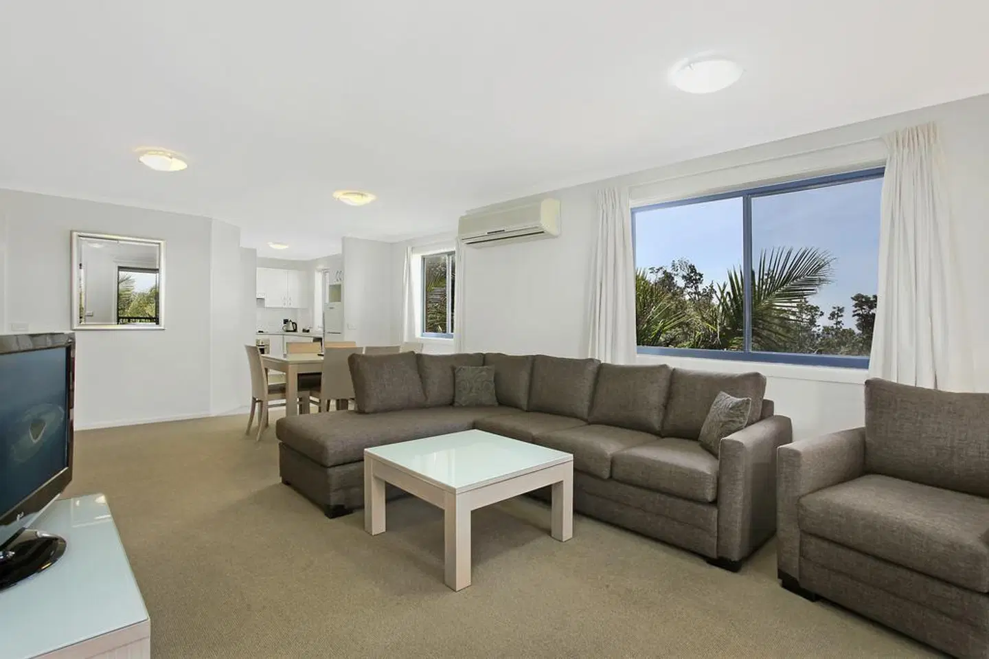 South Pacific Apartments LOUNGE_LOBBY