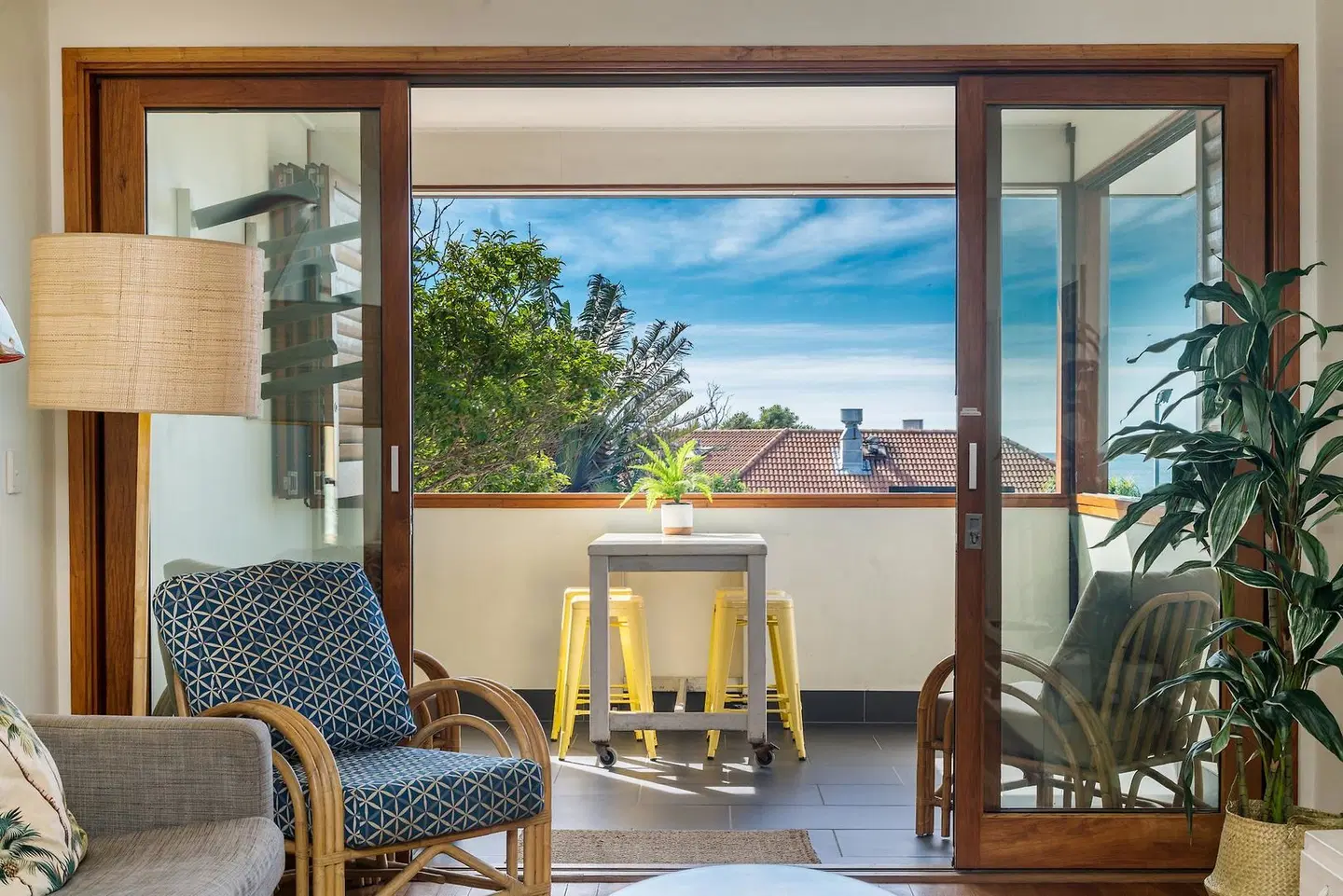 Quiksilver Apartments Bar