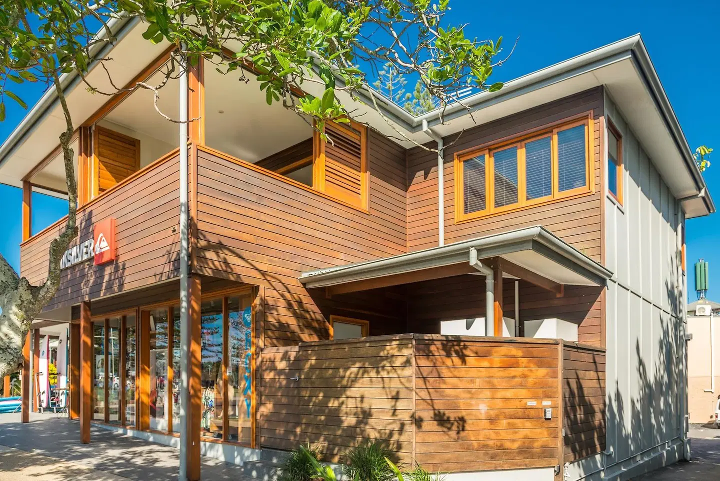 Quiksilver Apartments EXTERIOR