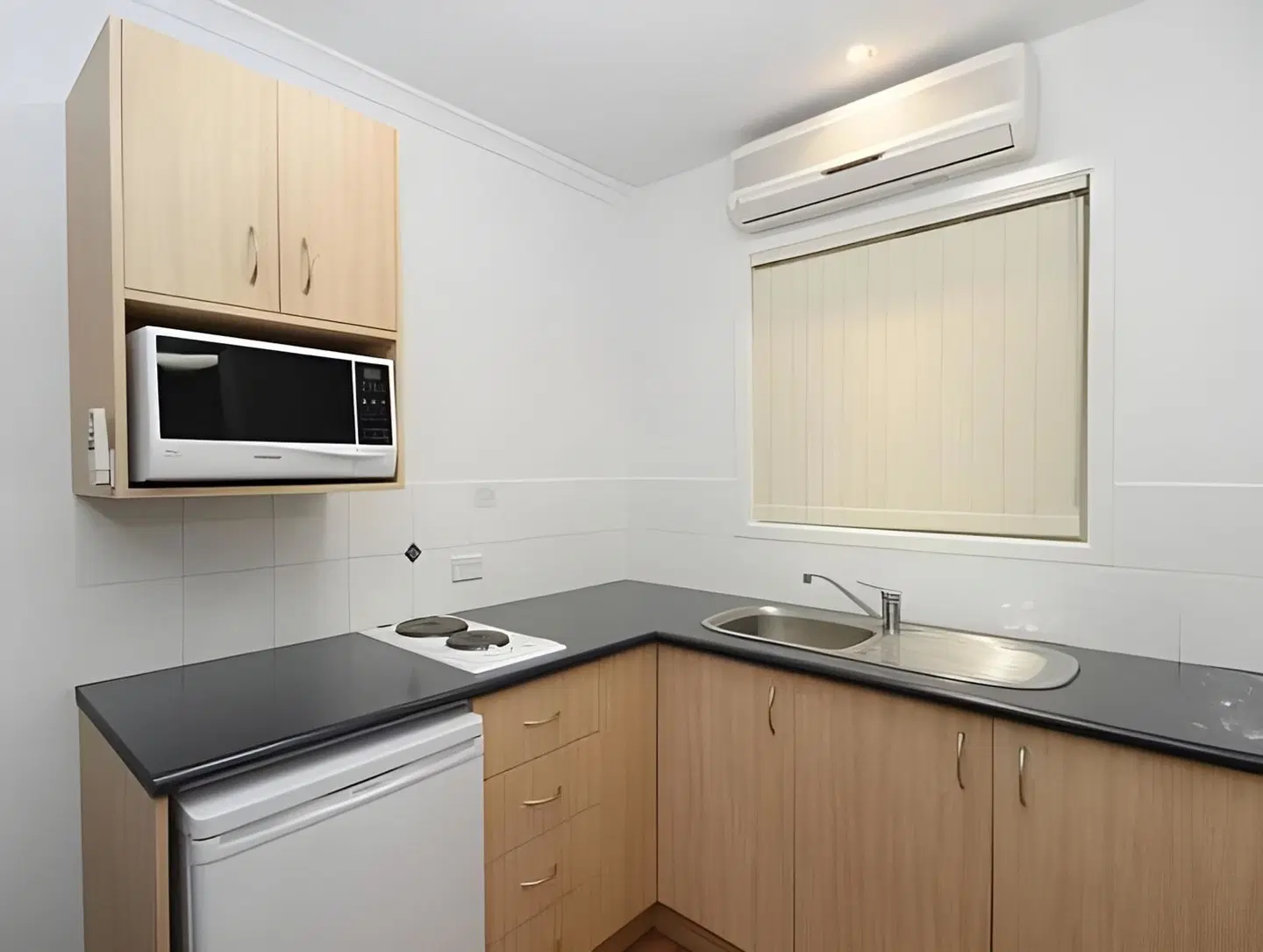 Browns Plains Motor Inn ROOM_EXAMPLE