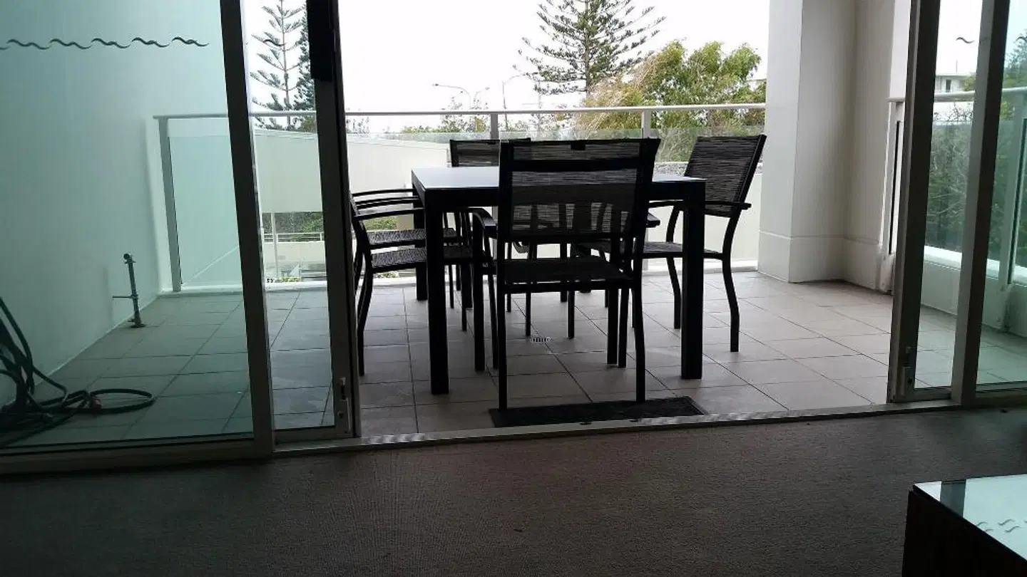Kirra Surf Apartments Terrasse