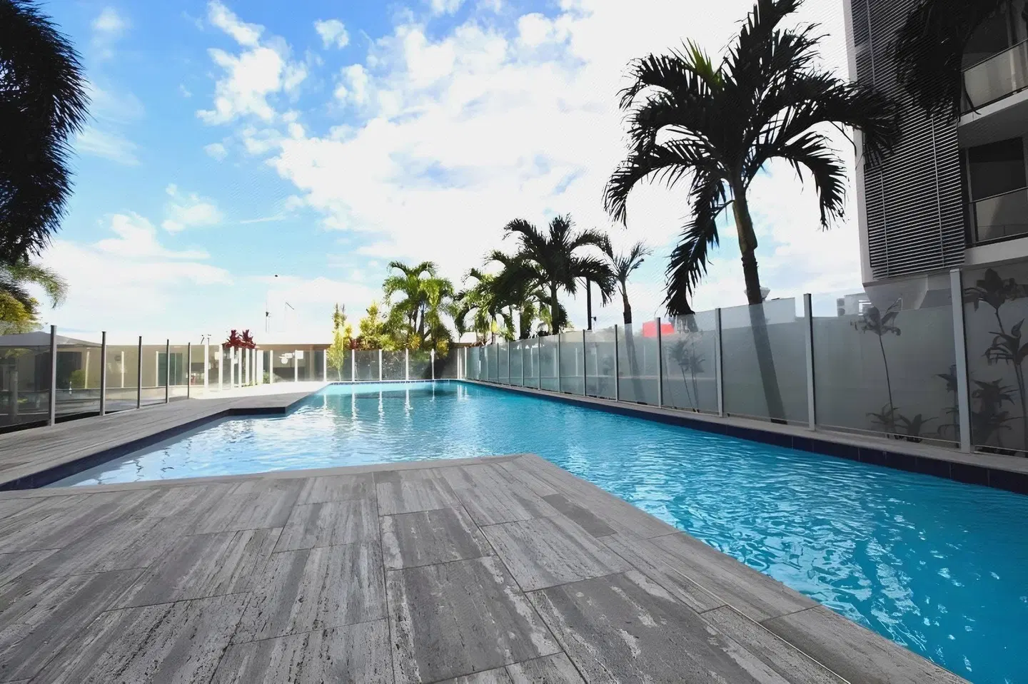 Lanai Riverside Apartments OUTDOOR_POOL