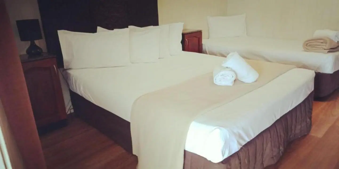 Country Plaza Motor Inn ROOM_EXAMPLE
