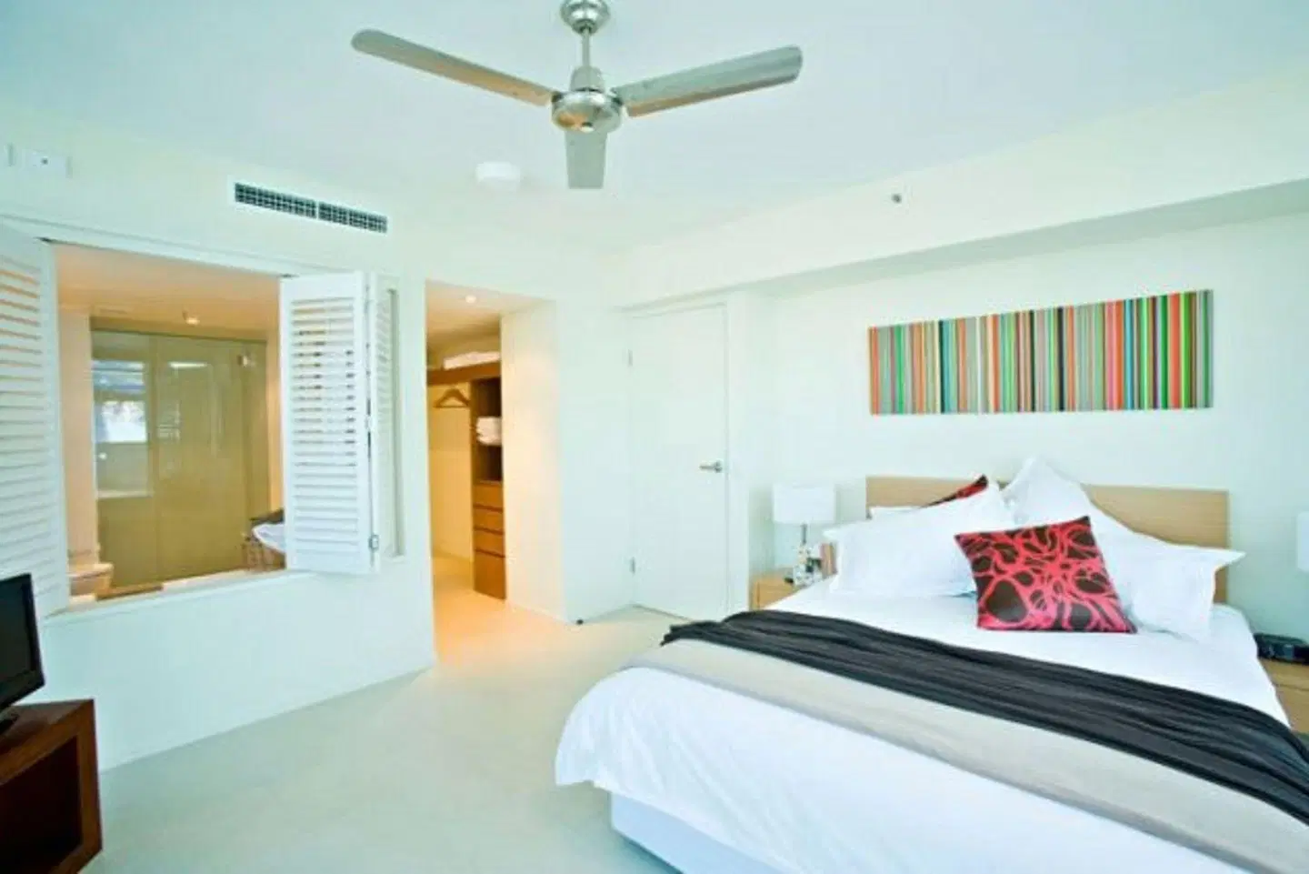 Lanai Riverside Apartments ROOM_EXAMPLE