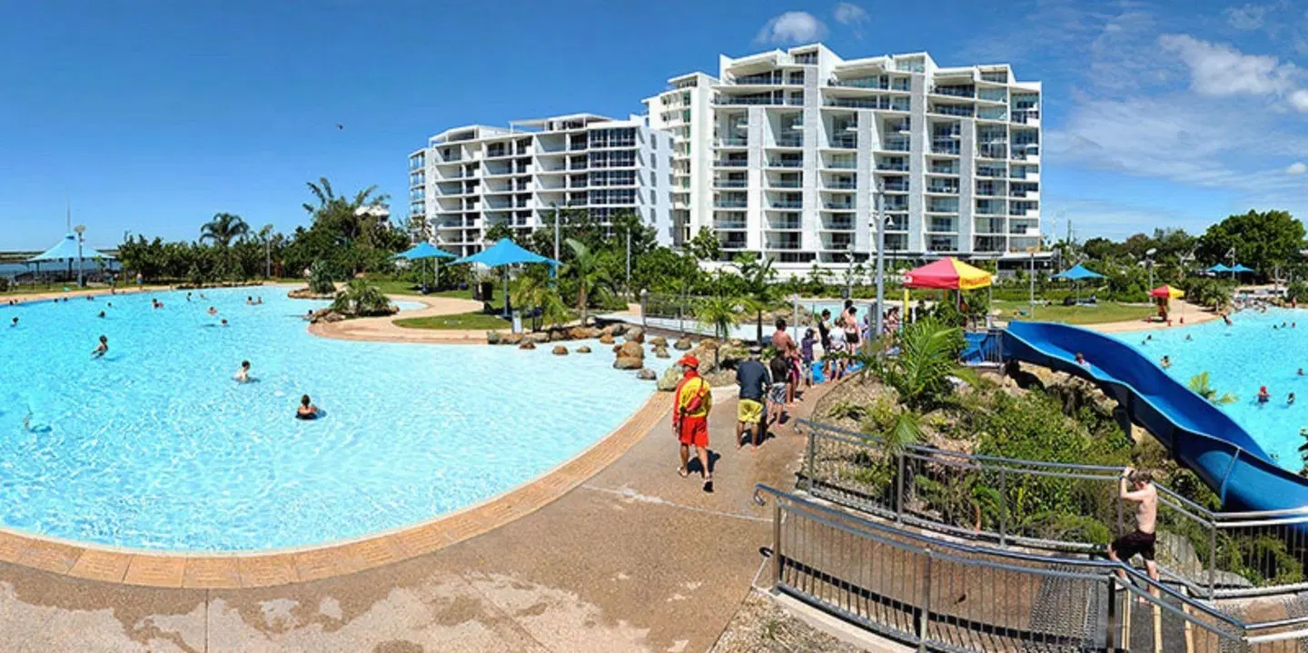 Lanai Riverside Apartments OUTDOOR_POOL