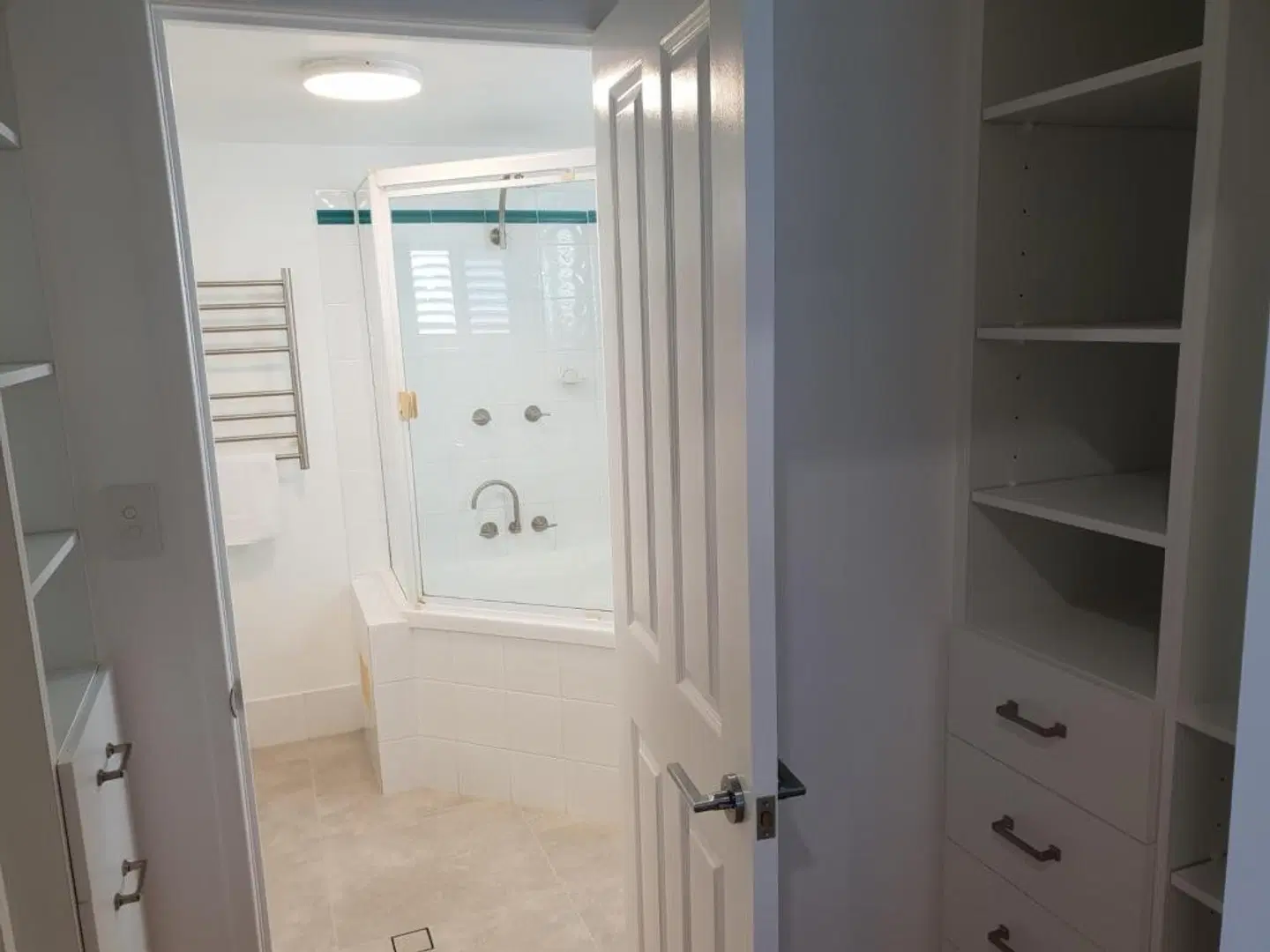 Kings Row Holiday Apartments Badezimmer