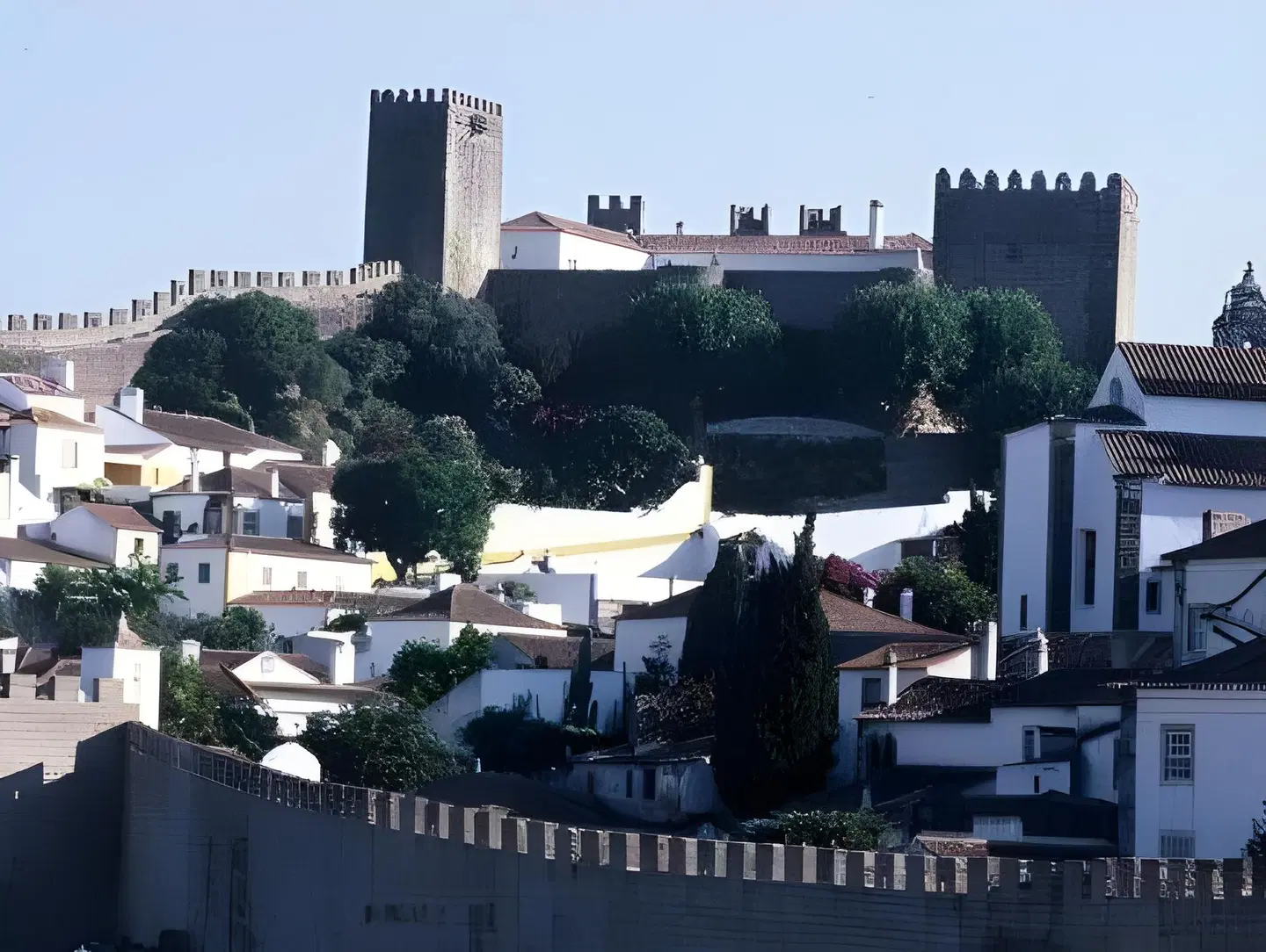 Rainha Santa Isabel EXTERIOR