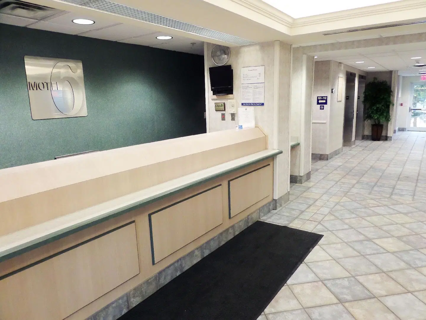 Motel 6 London, ON - Ontario LOUNGE_LOBBY