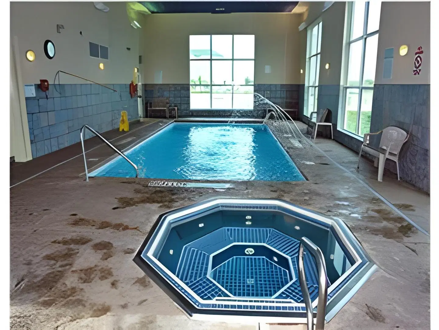 Motel 6 London, ON - Ontario Hallenbad
