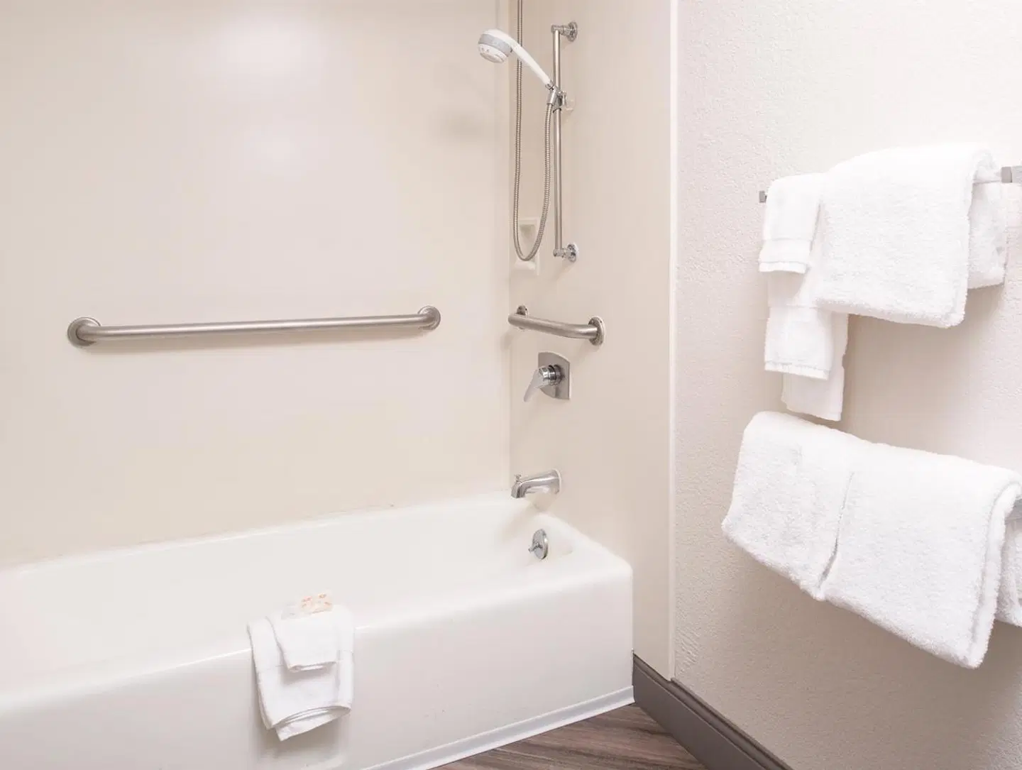 Motel 6 Mississauga, ON - Toronto Badezimmer