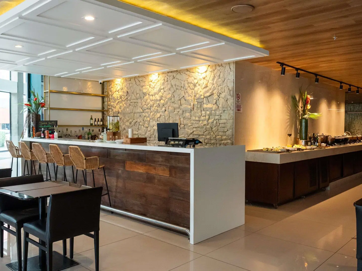 Mercure Belem Boulevard Bar