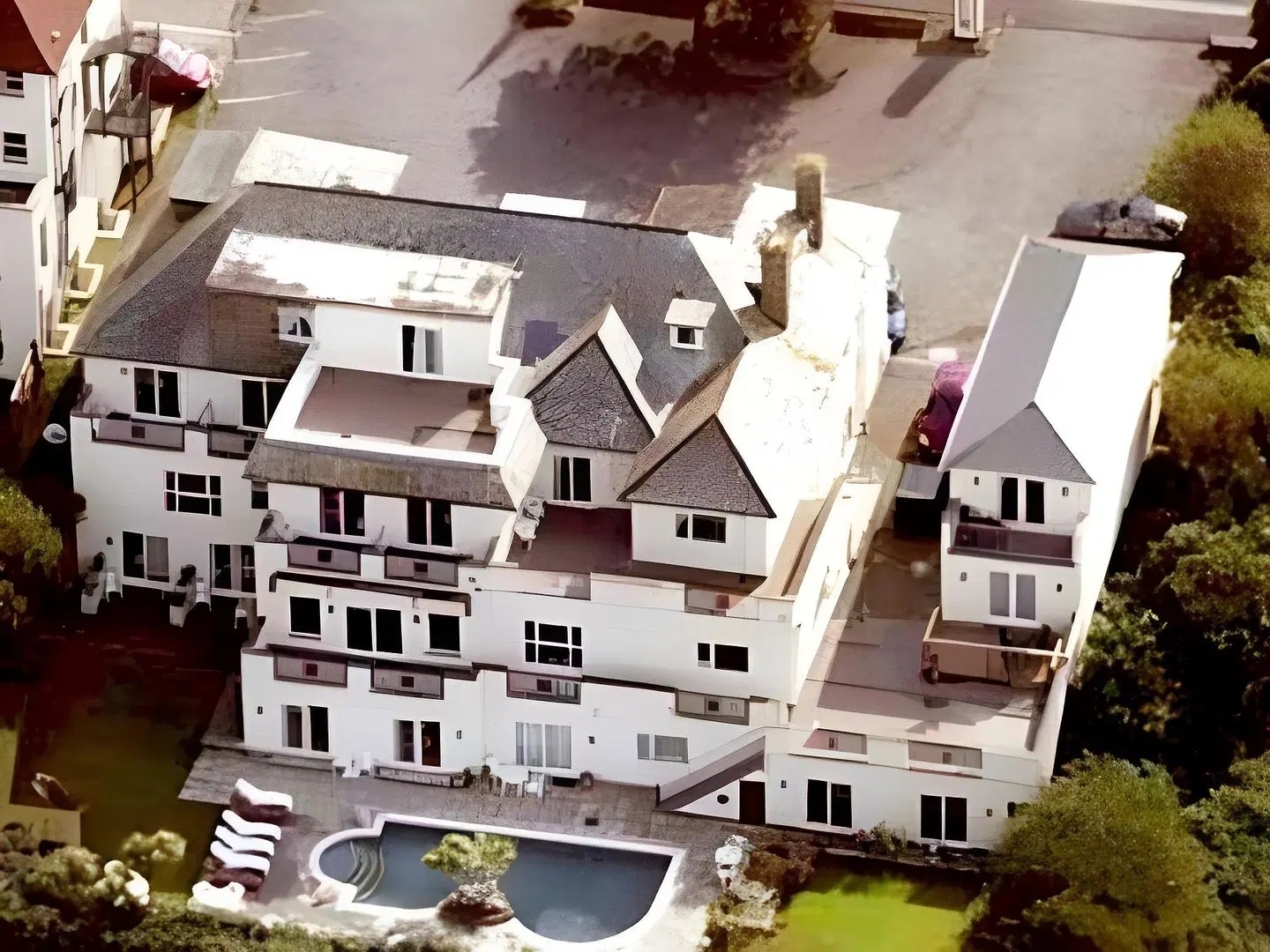 Priory Lodge Hotel EXTERIOR