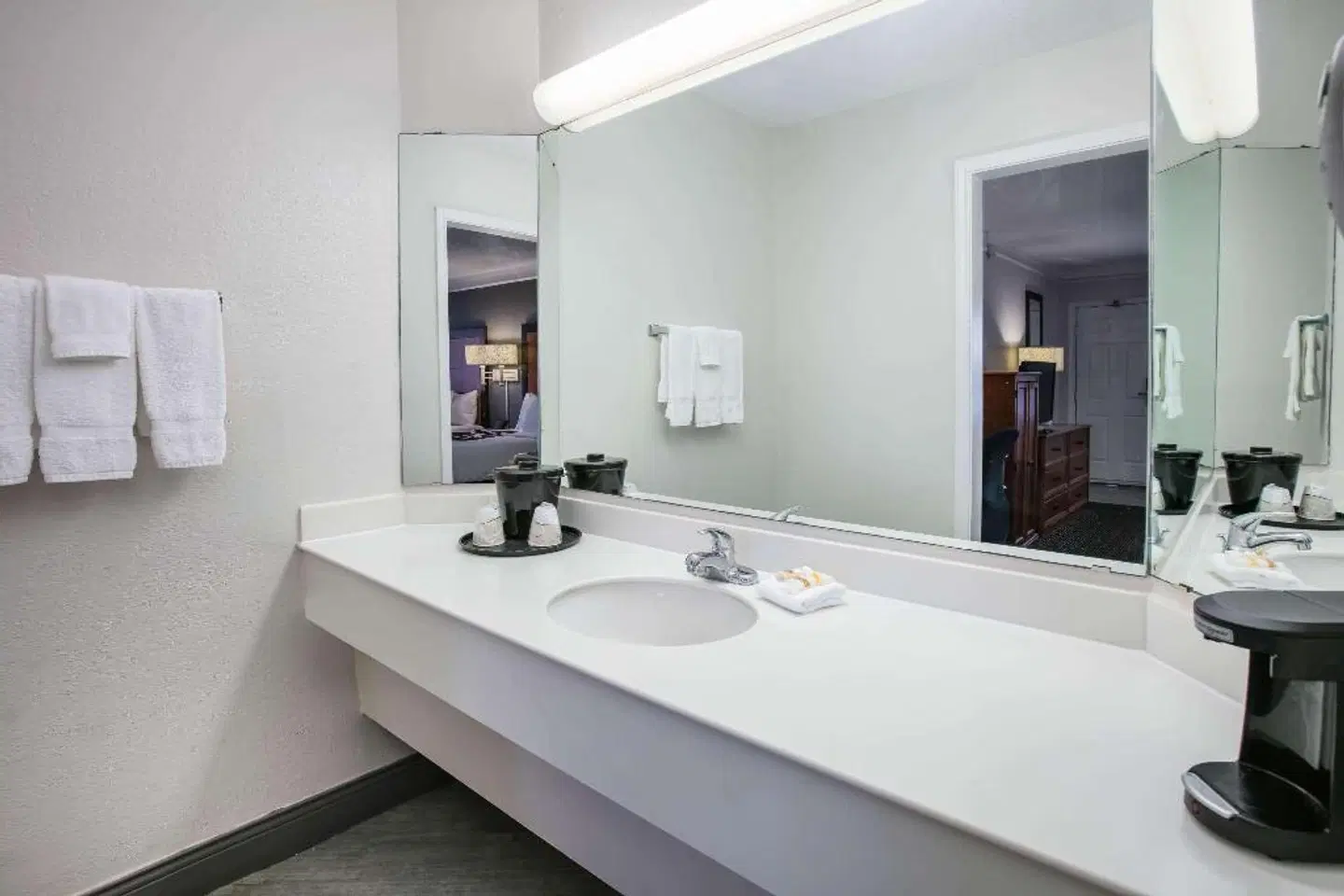 La Quinta Inn by Wyndham Dallas Uptown Badezimmer