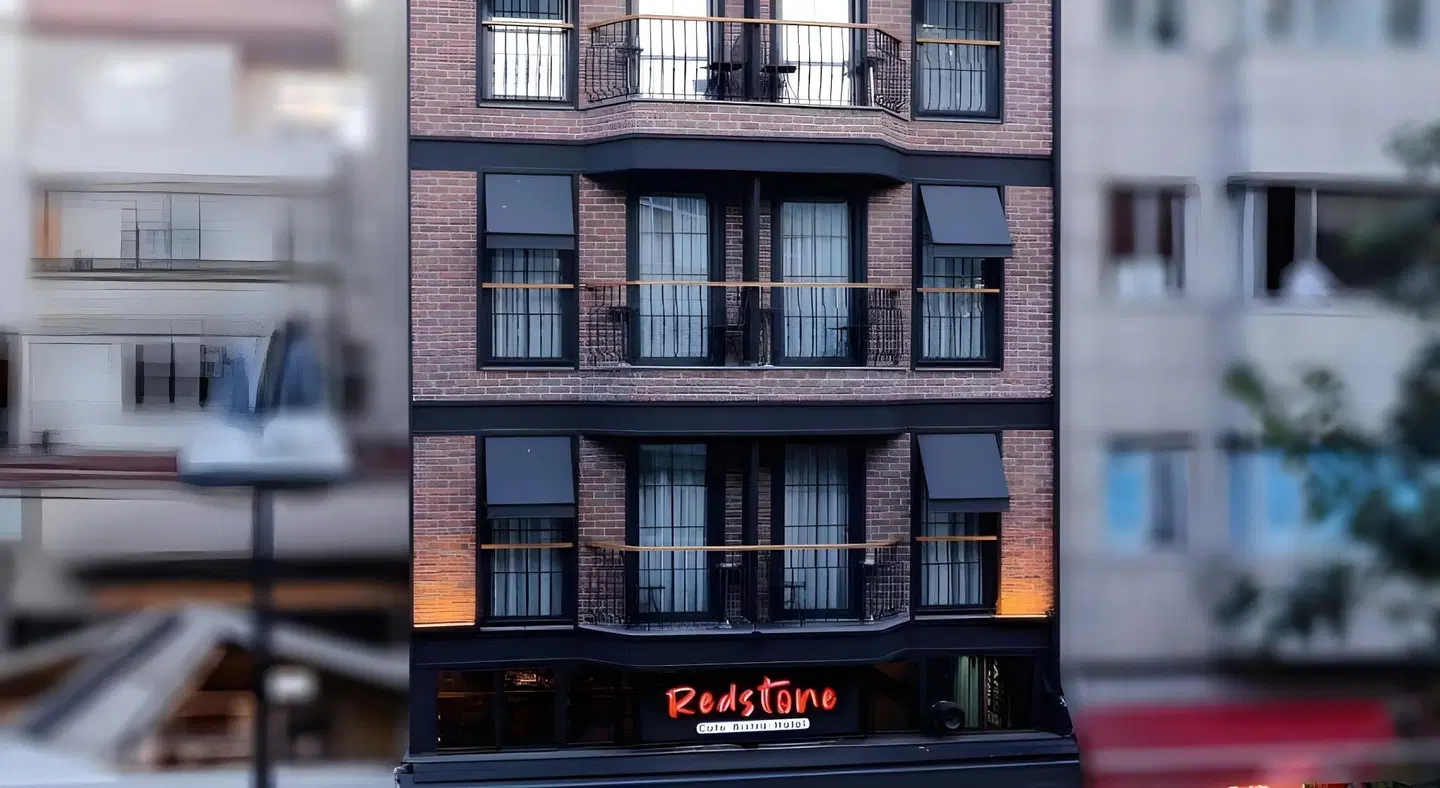 Redstone Hotel EXTERIOR