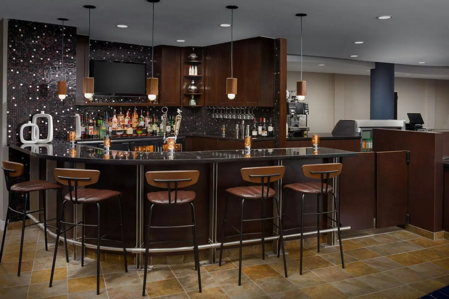 Courtyard by Marriott Keene Downtown Bar