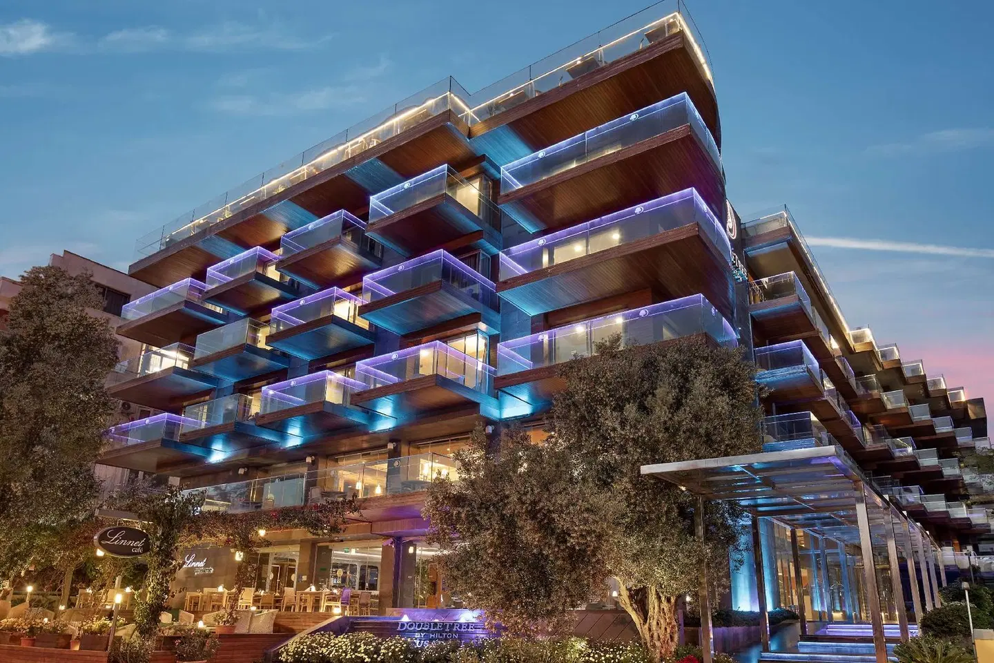 DoubleTree by Hilton Kusadasi EXTERIOR