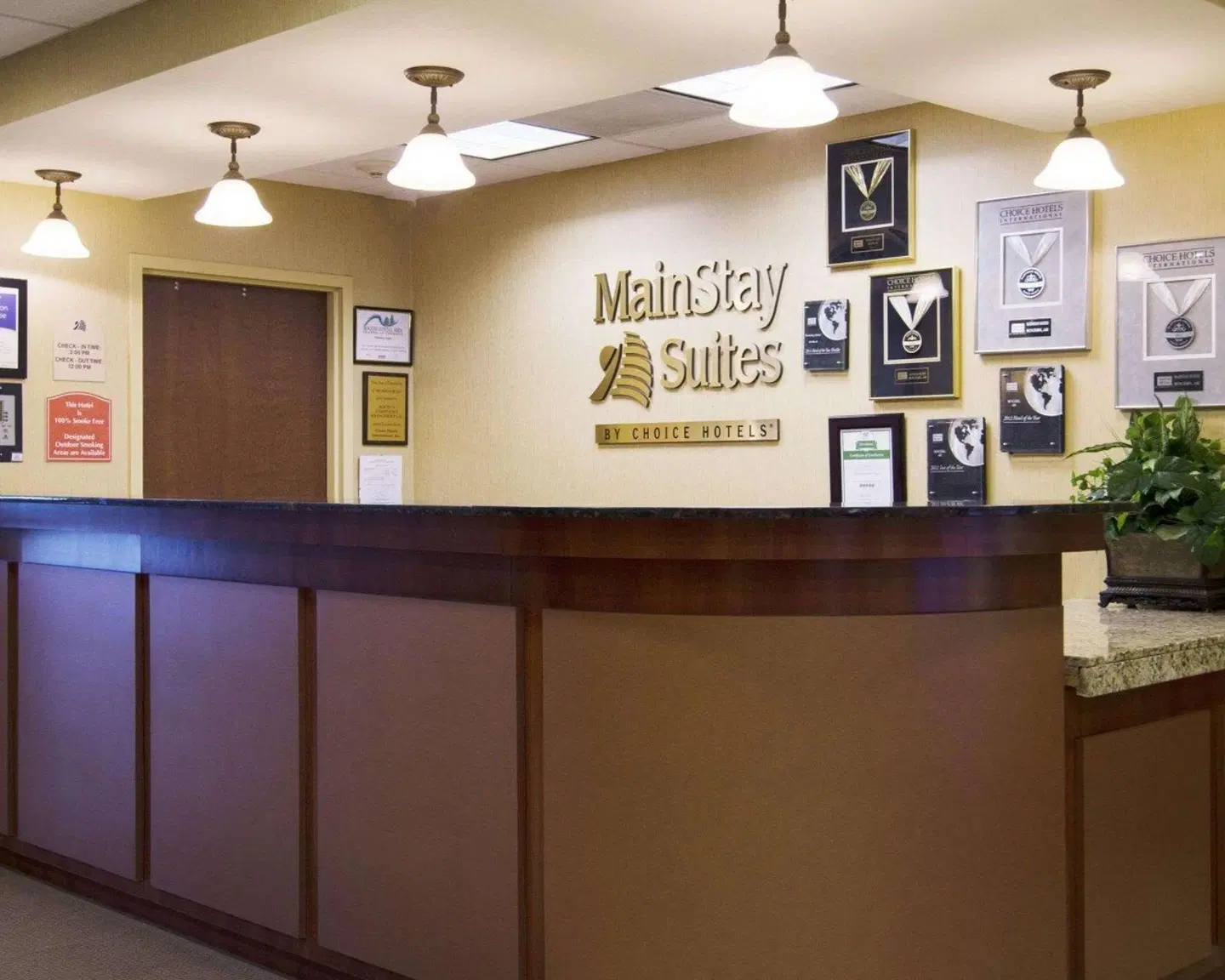 MainStay Suites Hotel Rogers LOUNGE_LOBBY