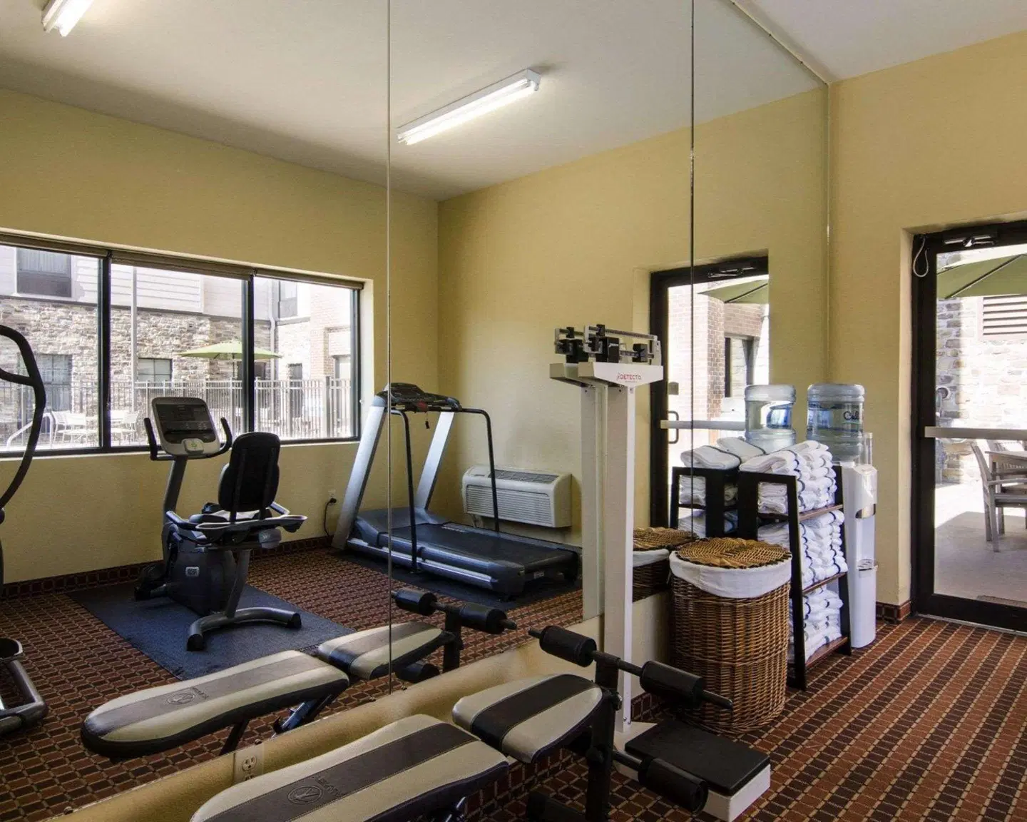 MainStay Suites Hotel Rogers SPORTS_AND_LEISURE