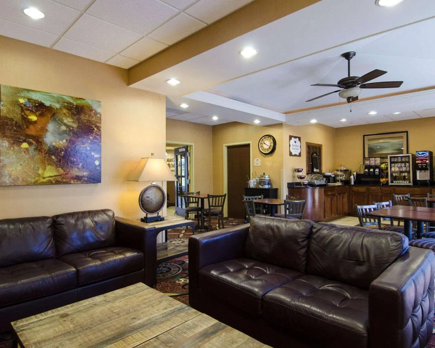 MainStay Suites Hotel Rogers LOUNGE_LOBBY