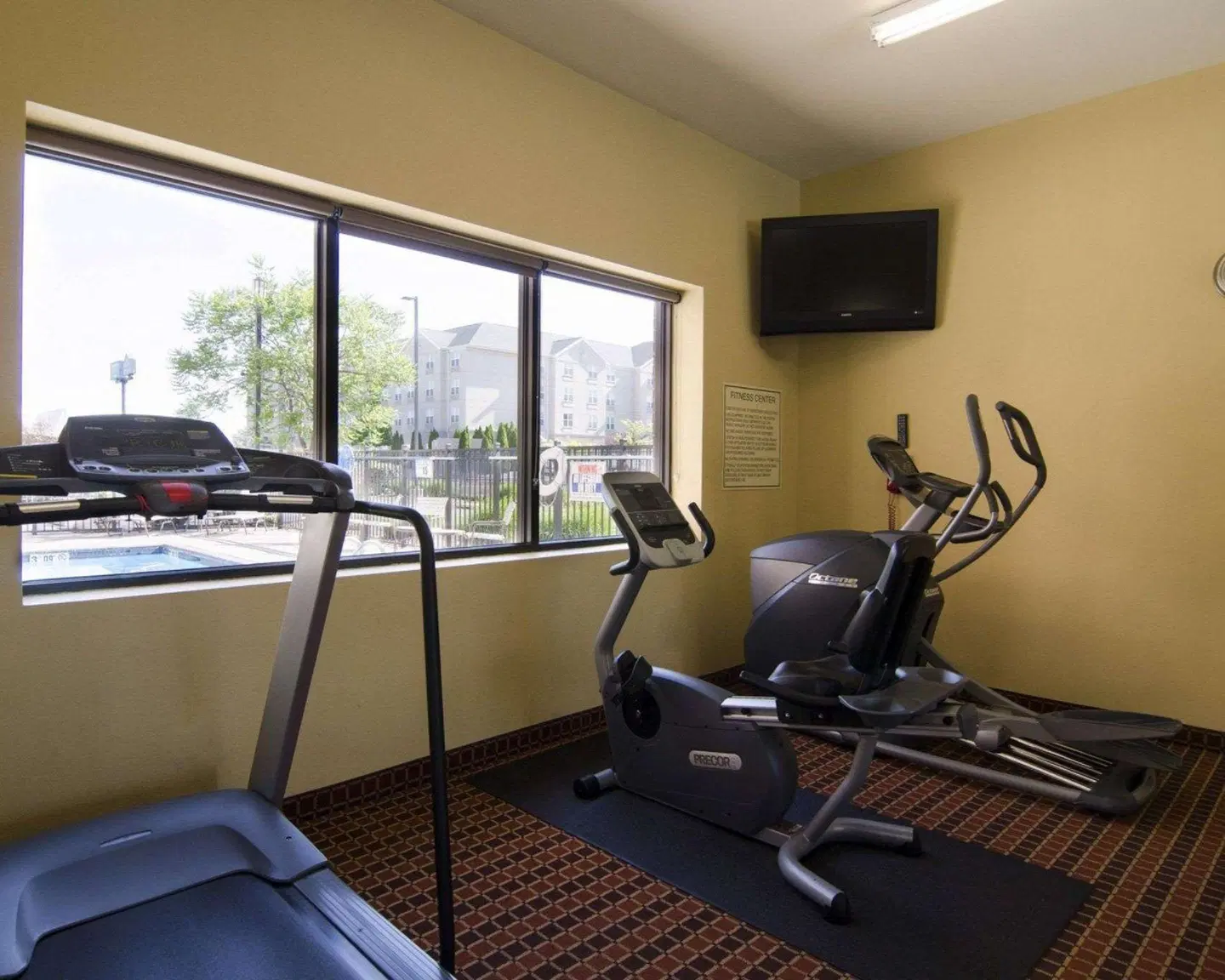 MainStay Suites Hotel Rogers SPORTS_AND_LEISURE